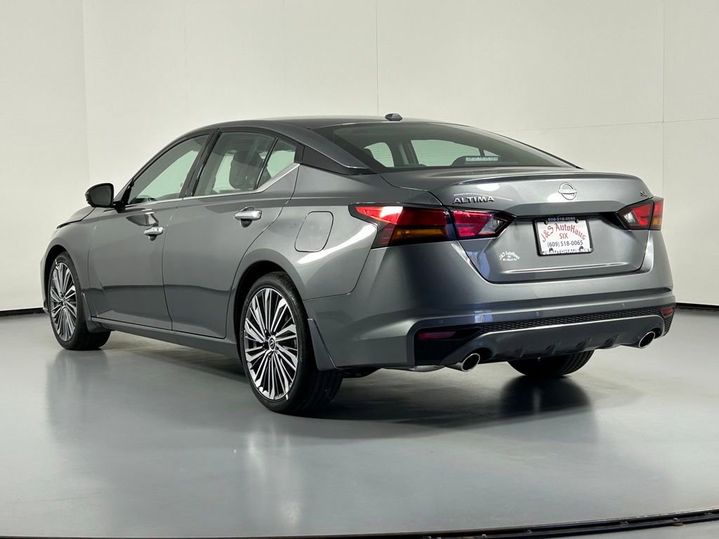 Used 2025 Nissan Altima 2.5 SL FWD image 5
