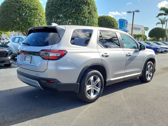 Certified 2025 Honda Pilot EX-L image 6