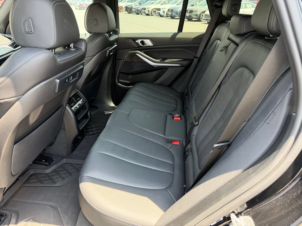 Used 2022 BMW X5 xDrive40i AWD/4WD image 22