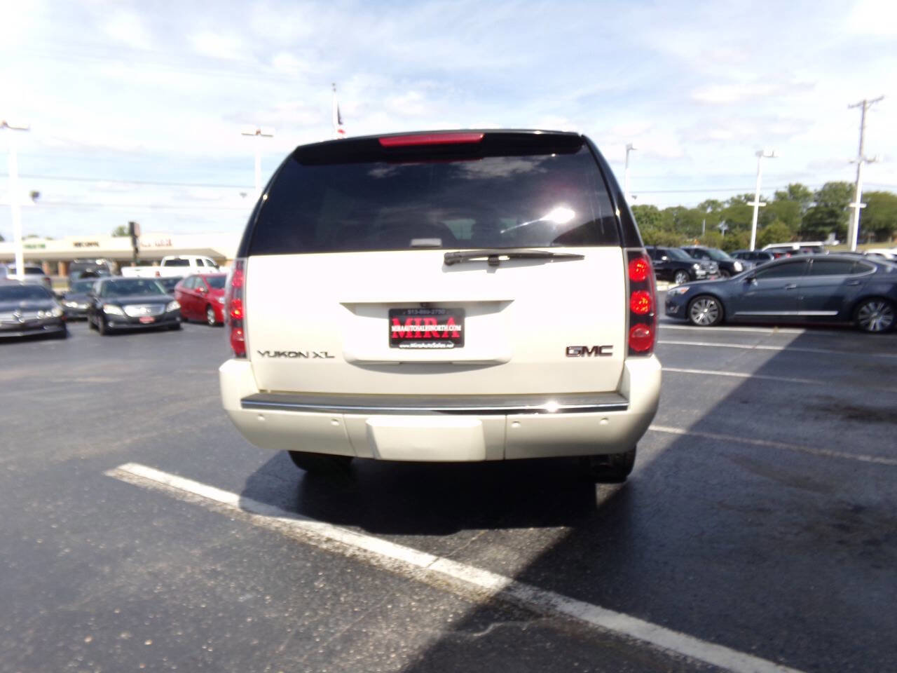 Used 2013 GMC Yukon XL Denali image 47