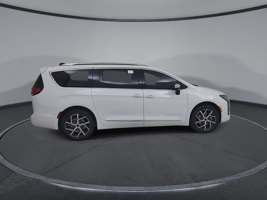 New 2027 Chrysler Pacifica Pinnacle w/ Theater Group AWD/4WD image 16