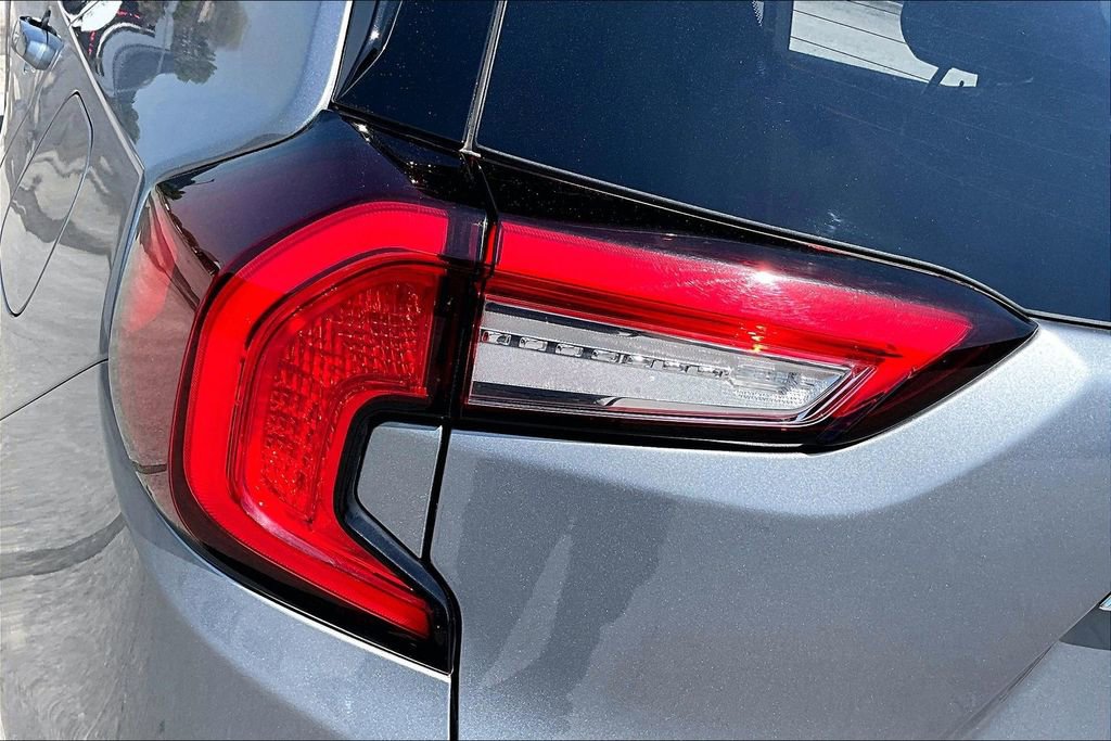 Used 2024 GMC Terrain SLE image 22