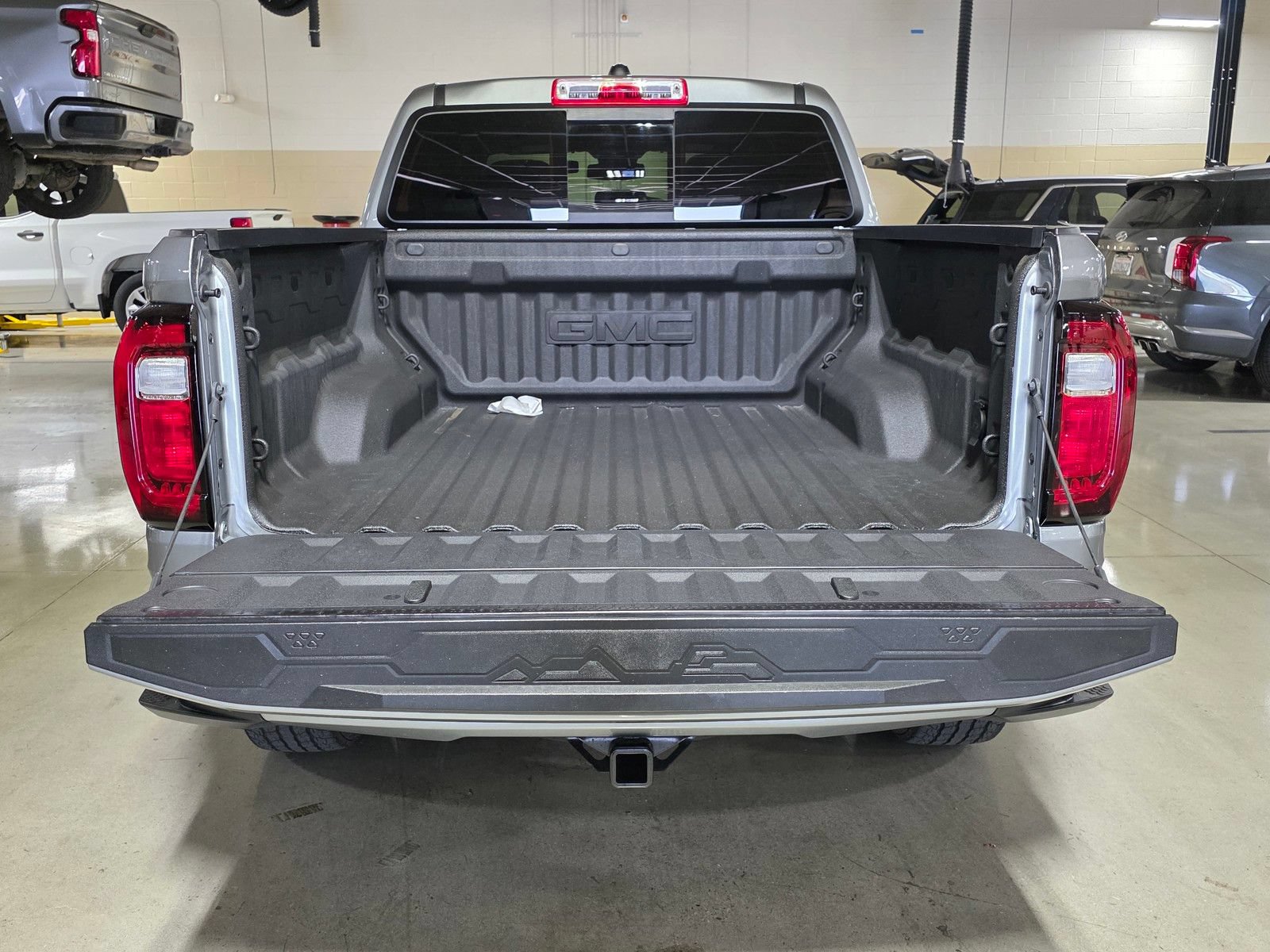 Used 2025 GMC Canyon AT4 AWD/4WD image 15