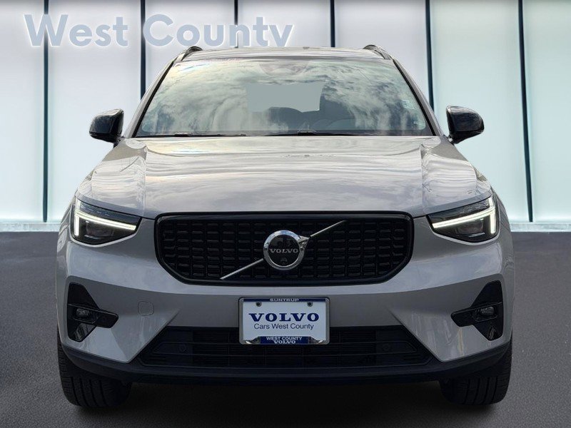 Certified 2023 Volvo XC40 B5 Ultimate w/ Protection Package Premier AWD/4WD image 10