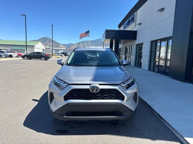 Used 2025 Toyota RAV4 LE AWD/4WD image 2