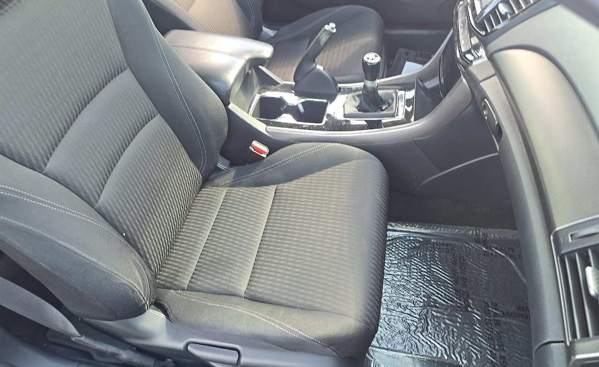 Used 2017 Honda Accord EX image 7