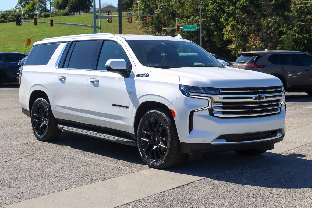 Used 2022 Chevrolet Suburban High Country w/ LPO, Illumination Package AWD/4WD image 1