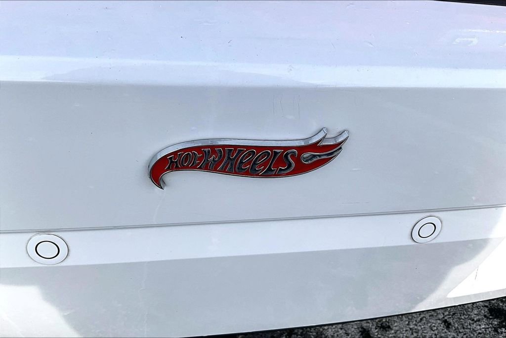 Used 2013 Dodge Challenger SXT RWD image 8