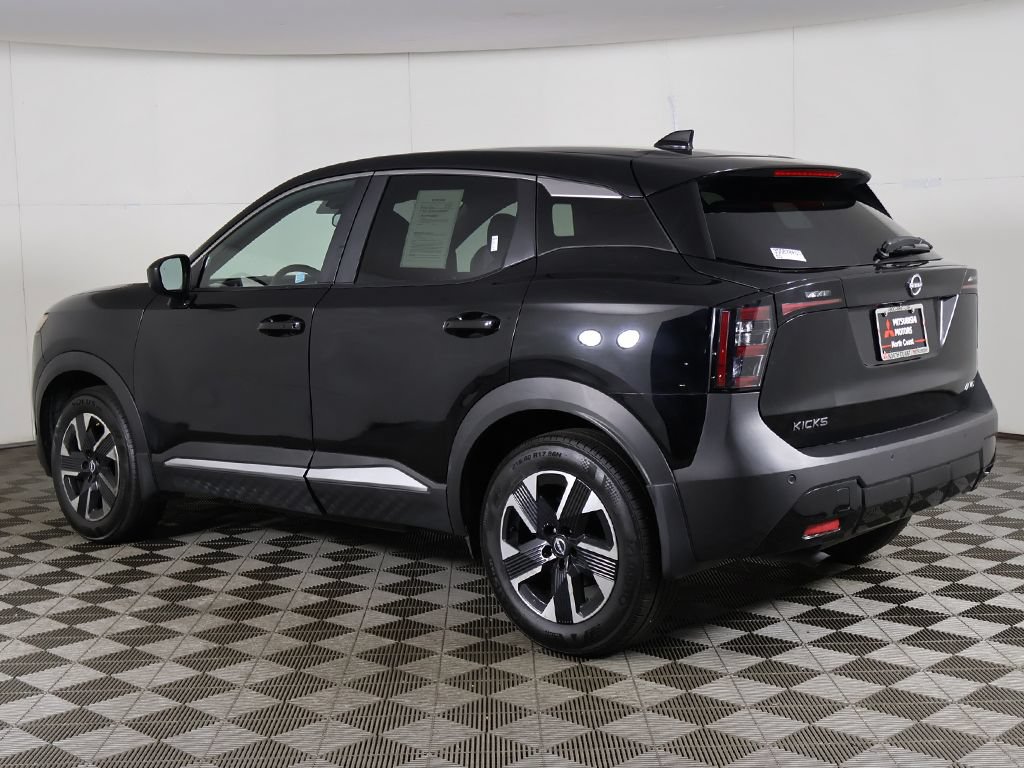 Used 2025 Nissan Kicks SV AWD/4WD image 8