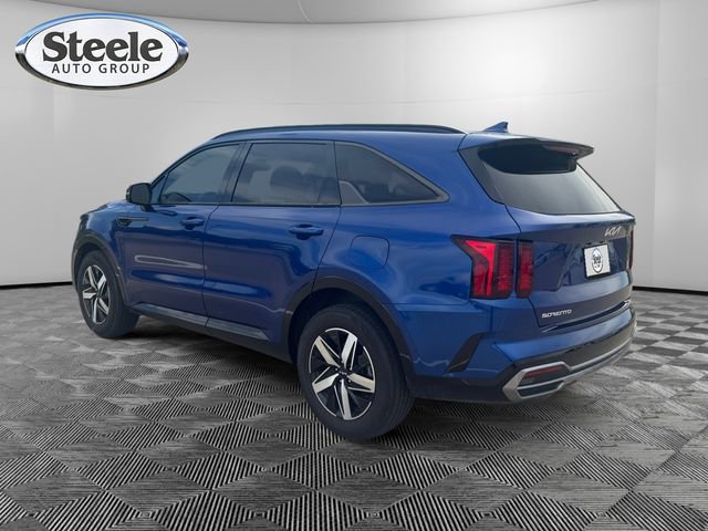 Used 2023 Kia Sorento S w/ Panoramic Sunroof Package FWD image 3