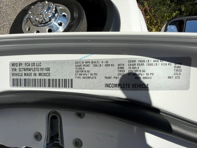 New 2026 RAM 5500 Tradesman w/ Chrome Appearance Group AWD/4WD image 30