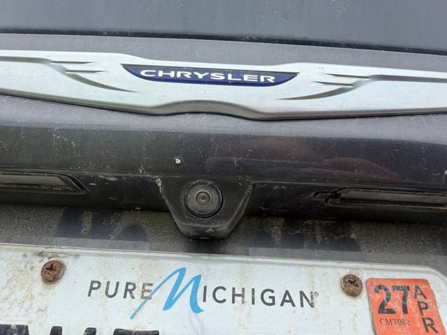 Used 2019 Chrysler Pacifica Touring-L FWD image 12