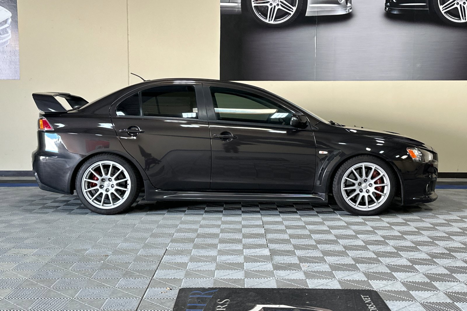 Used 2011 Mitsubishi Lancer Evolution GSR image 3