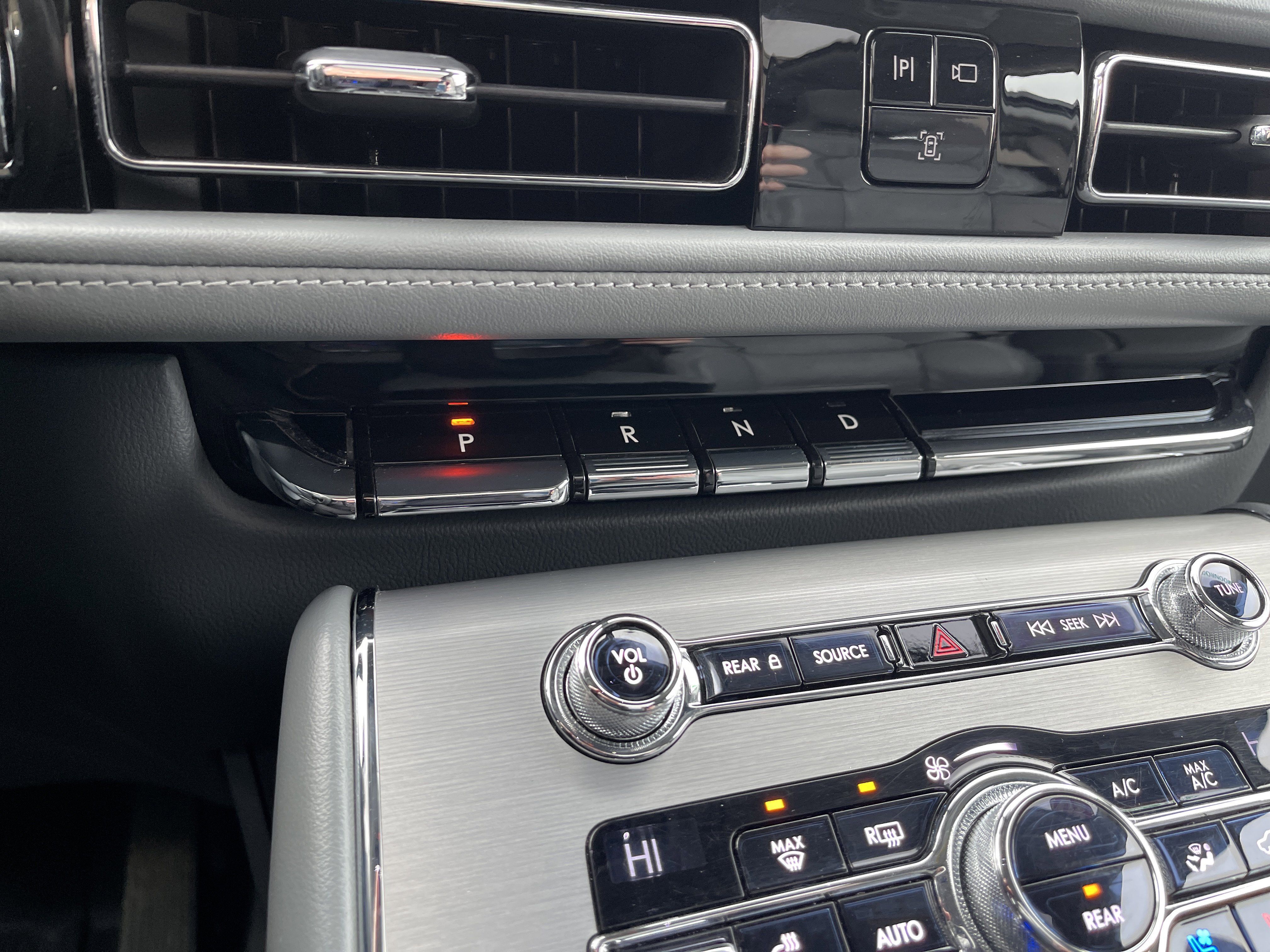 Used 2020 Lincoln Aviator Reserve w/ Equipment Group 202A image 23