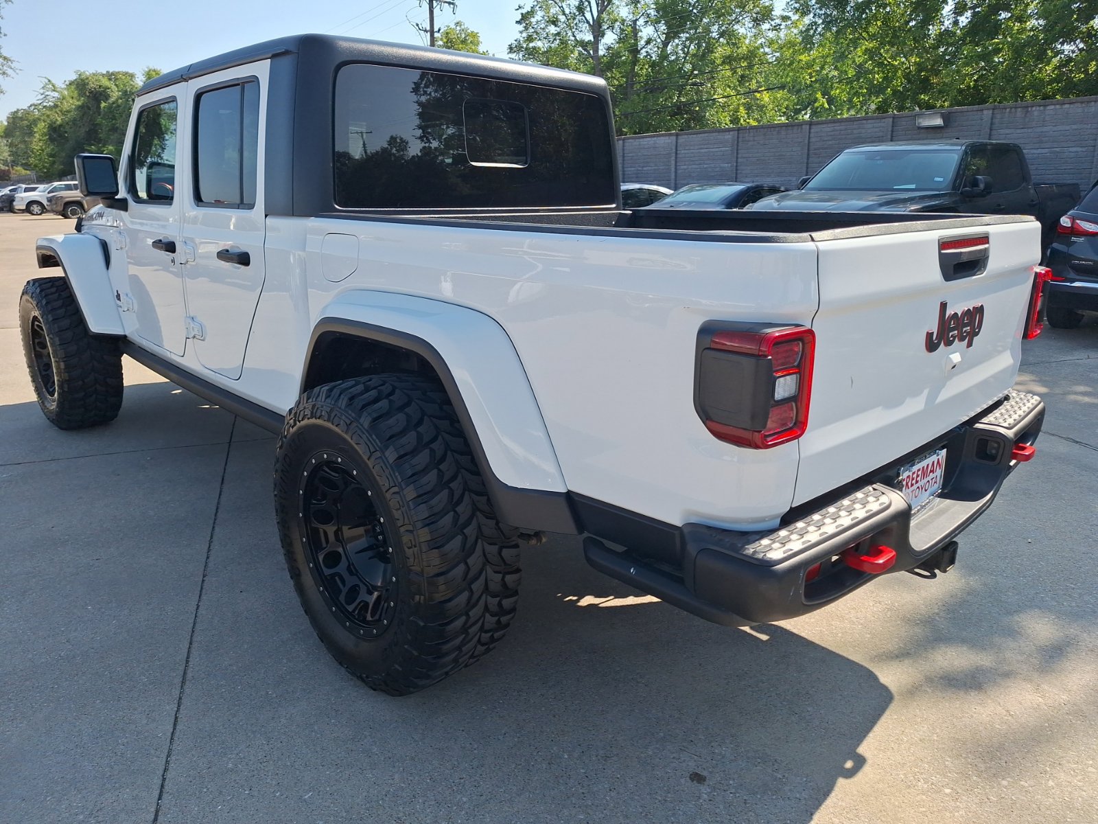 Used 2022 Jeep Gladiator Rubicon w/ LED Lighting Group AWD/4WD image 4