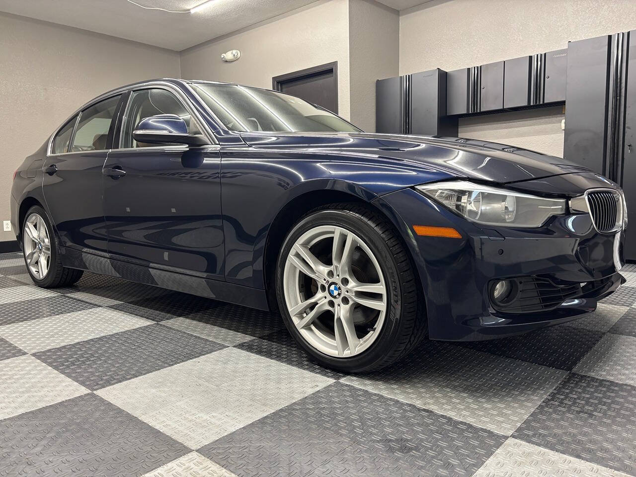Used 2014 BMW 328i xDrive Sedan AWD/4WD image 4