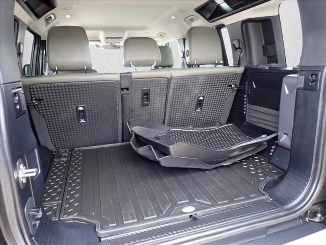Used 2023 Land Rover Defender 110 S image 9
