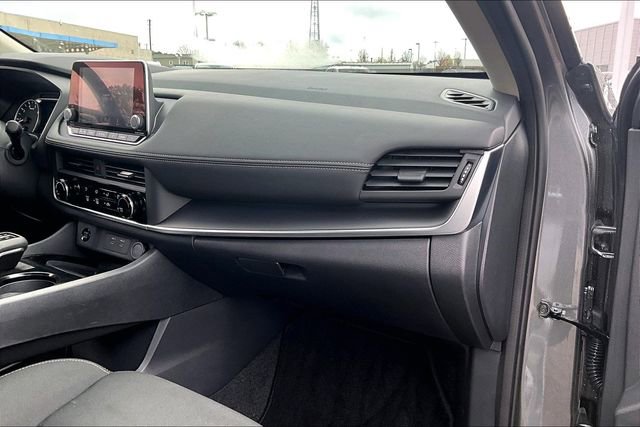 Certified 2025 Nissan Rogue S image 22