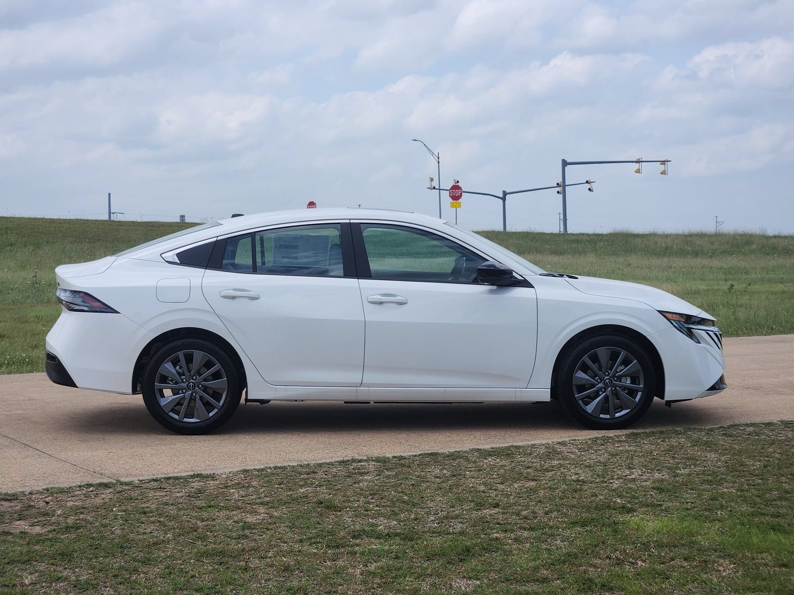 New 2026 Nissan Sentra SL w/ Floor Mat Package FWD image 7