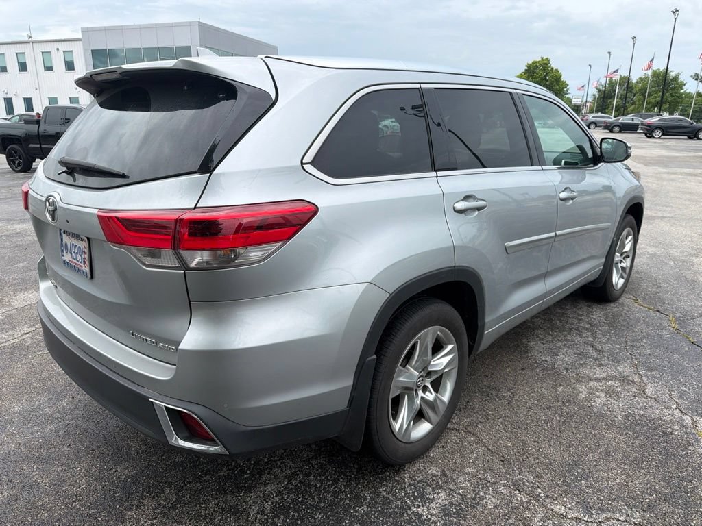 Used 2019 Toyota Highlander Limited AWD/4WD image 3