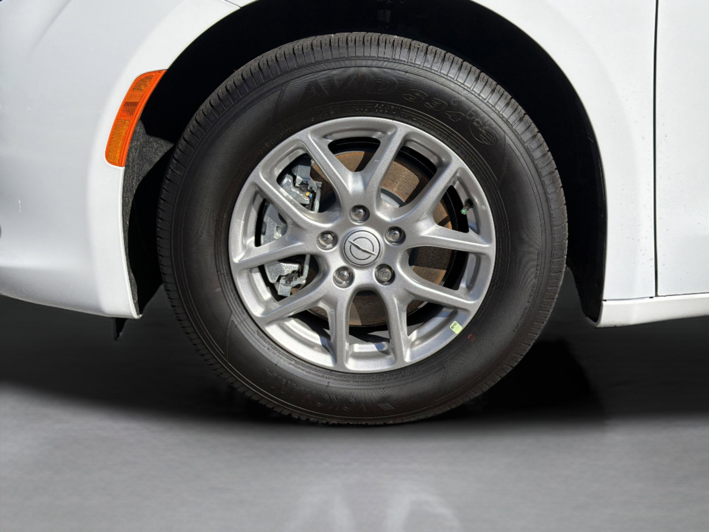 New 2026 Chrysler Voyager LX image 18