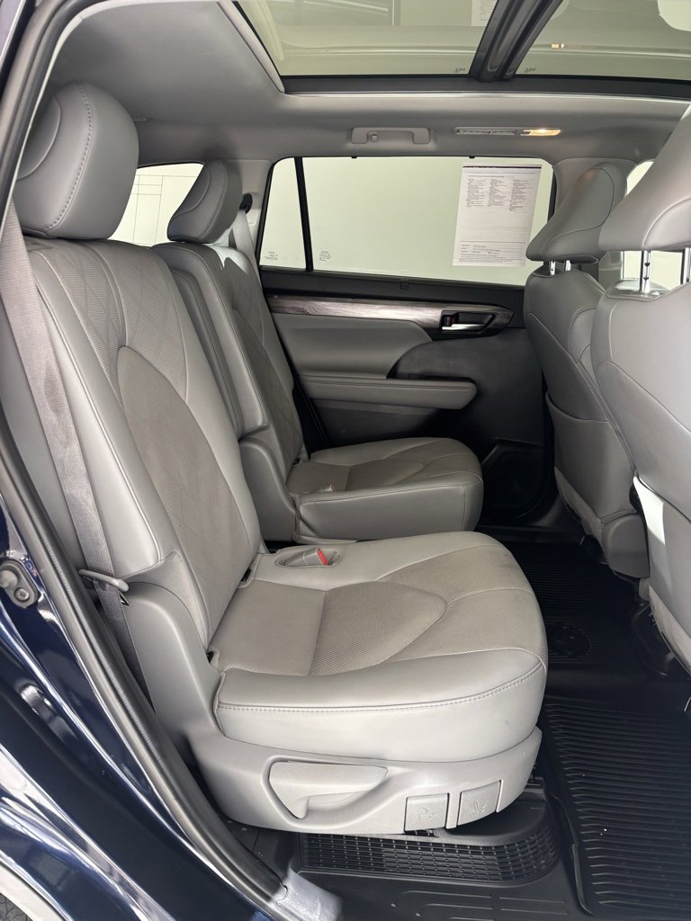 Certified 2021 Toyota Highlander Platinum image 27