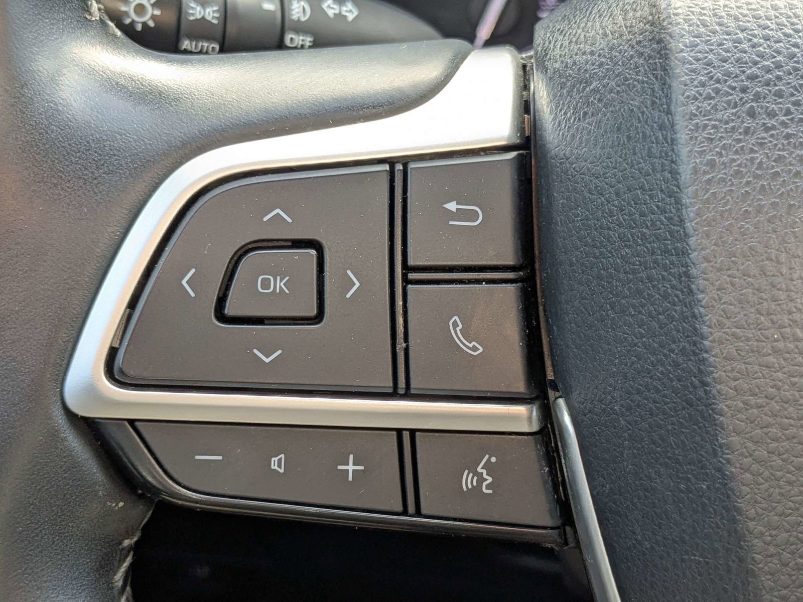 Used 2022 Toyota Highlander XLE image 28