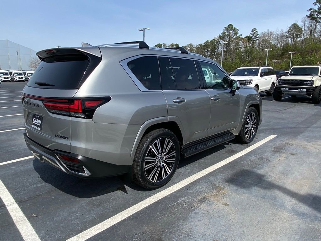 Used 2025 Lexus LX 600 4WD w/ Accessory Package (2T) image 7