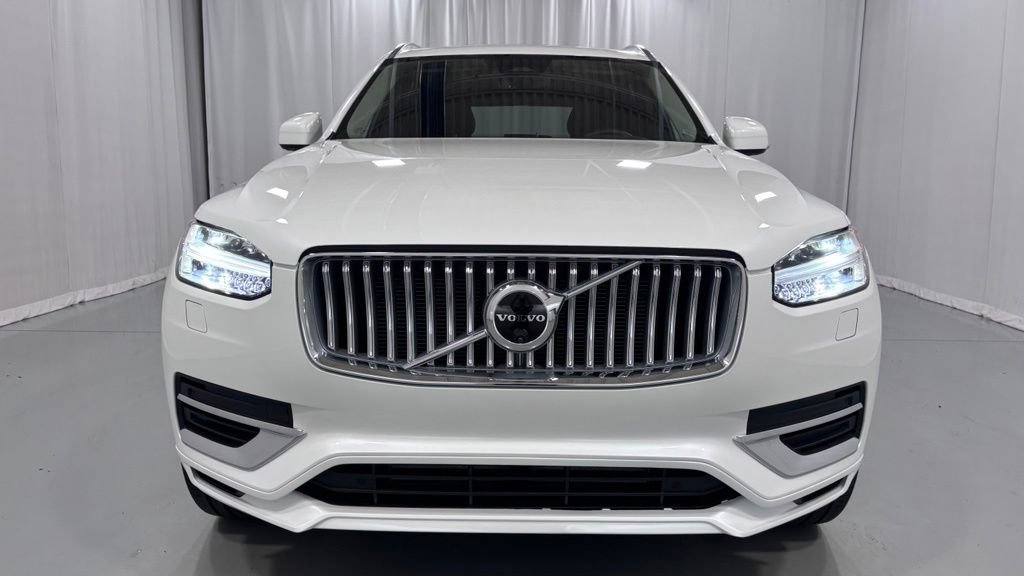 Certified 2025 Volvo XC90 T8 Plus w/ Protection Package Premier AWD/4WD image 3