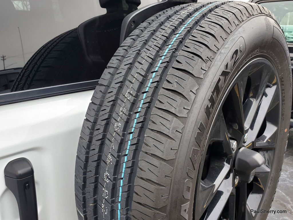 Used 2025 Jeep Wrangler Sahara image 13