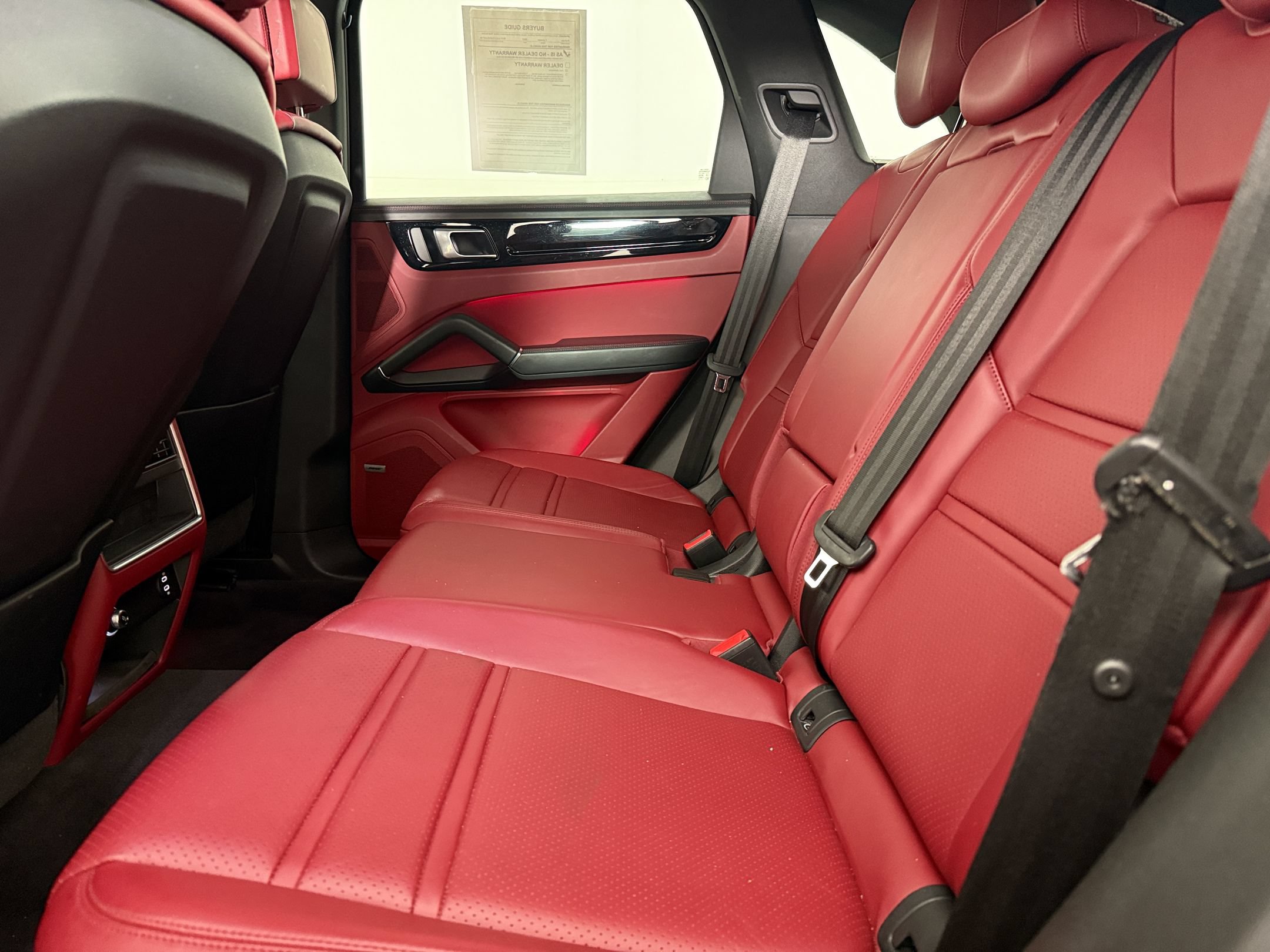 Used 2022 Porsche Cayenne AWD/4WD image 22