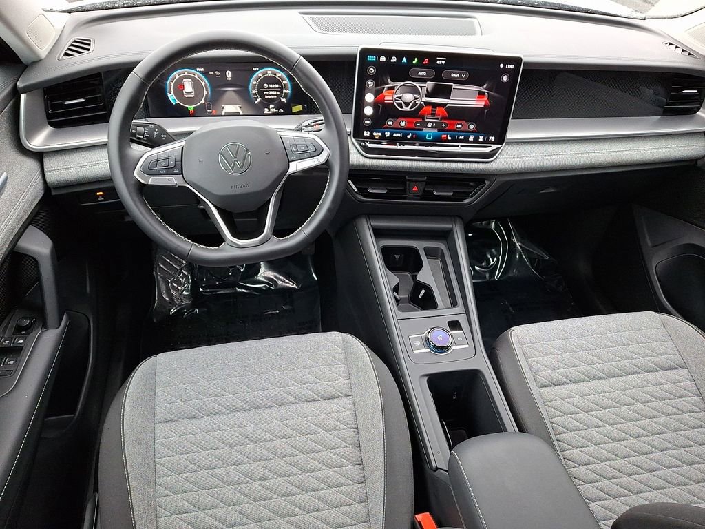 Certified 2025 Volkswagen Tiguan S image 10