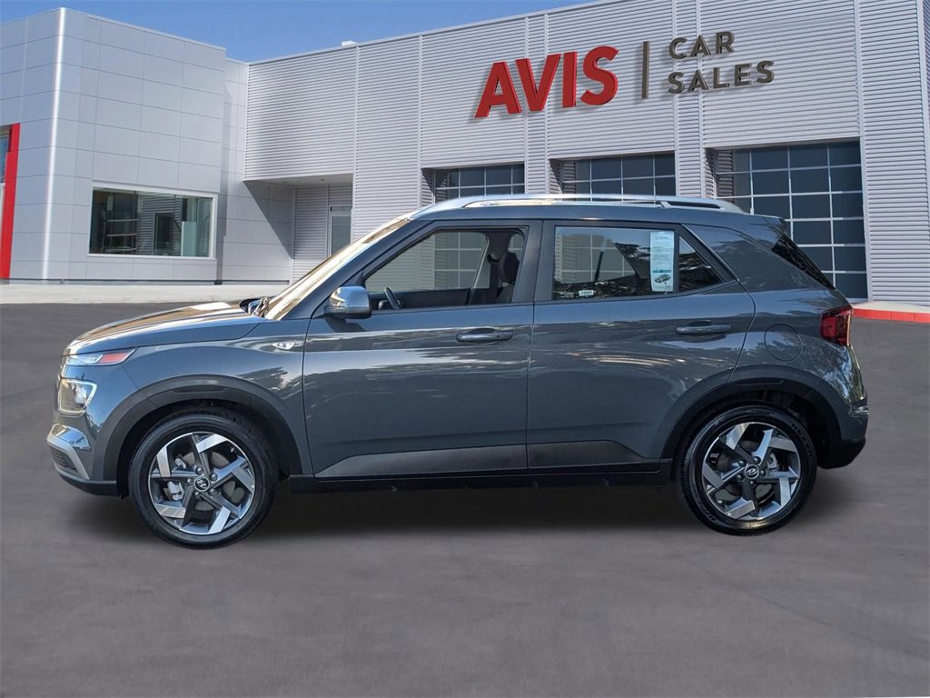 Used 2025 Hyundai Venue SEL image 11