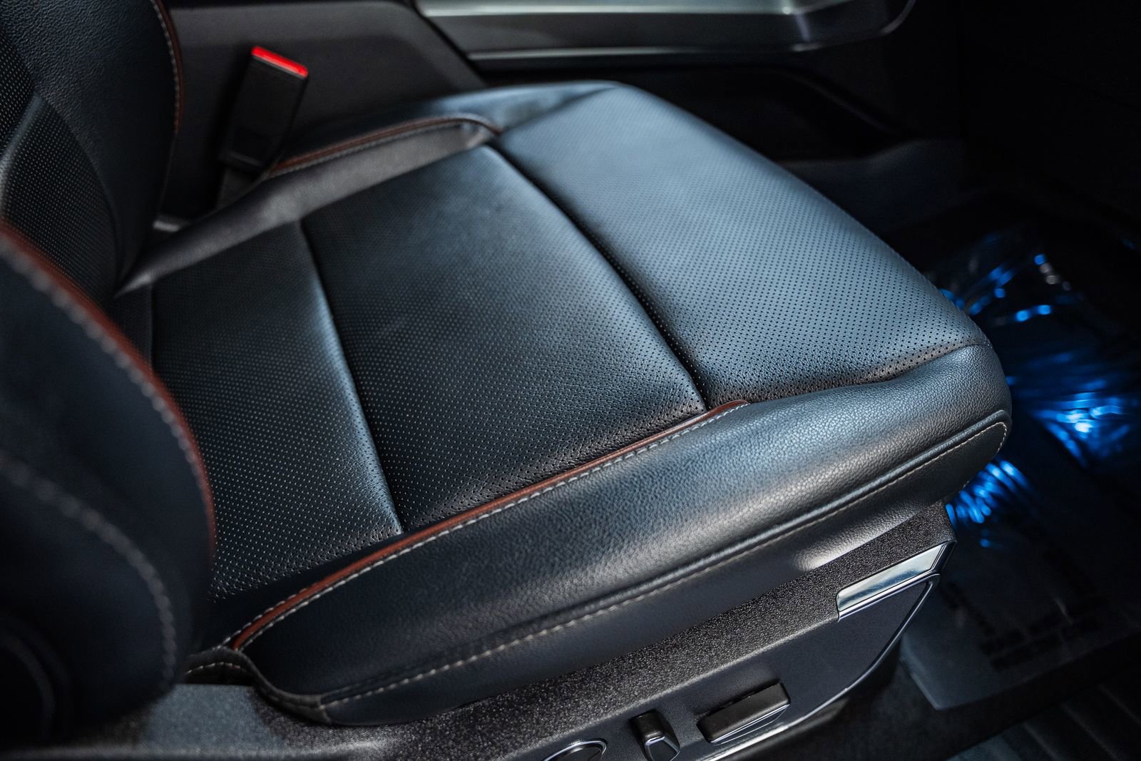 Certified 2023 Ford F150 Lariat w/ Equipment Group 502A High image 43