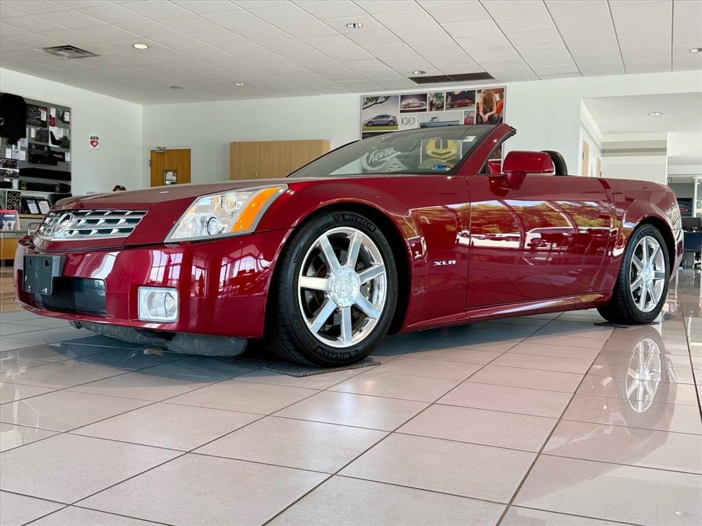 Used 2007 Cadillac XLR RWD image 8