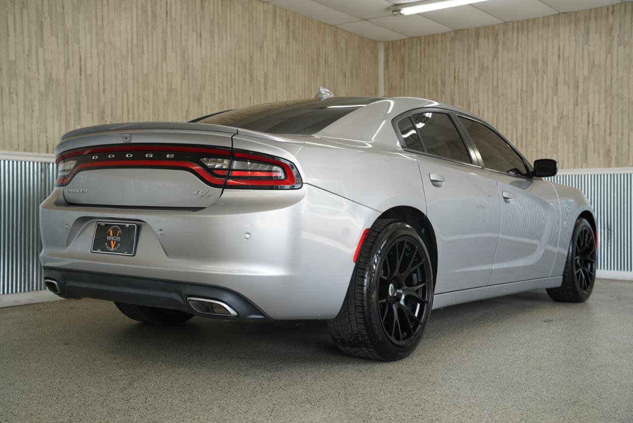 Used 2018 Dodge Charger R/T RWD image 10