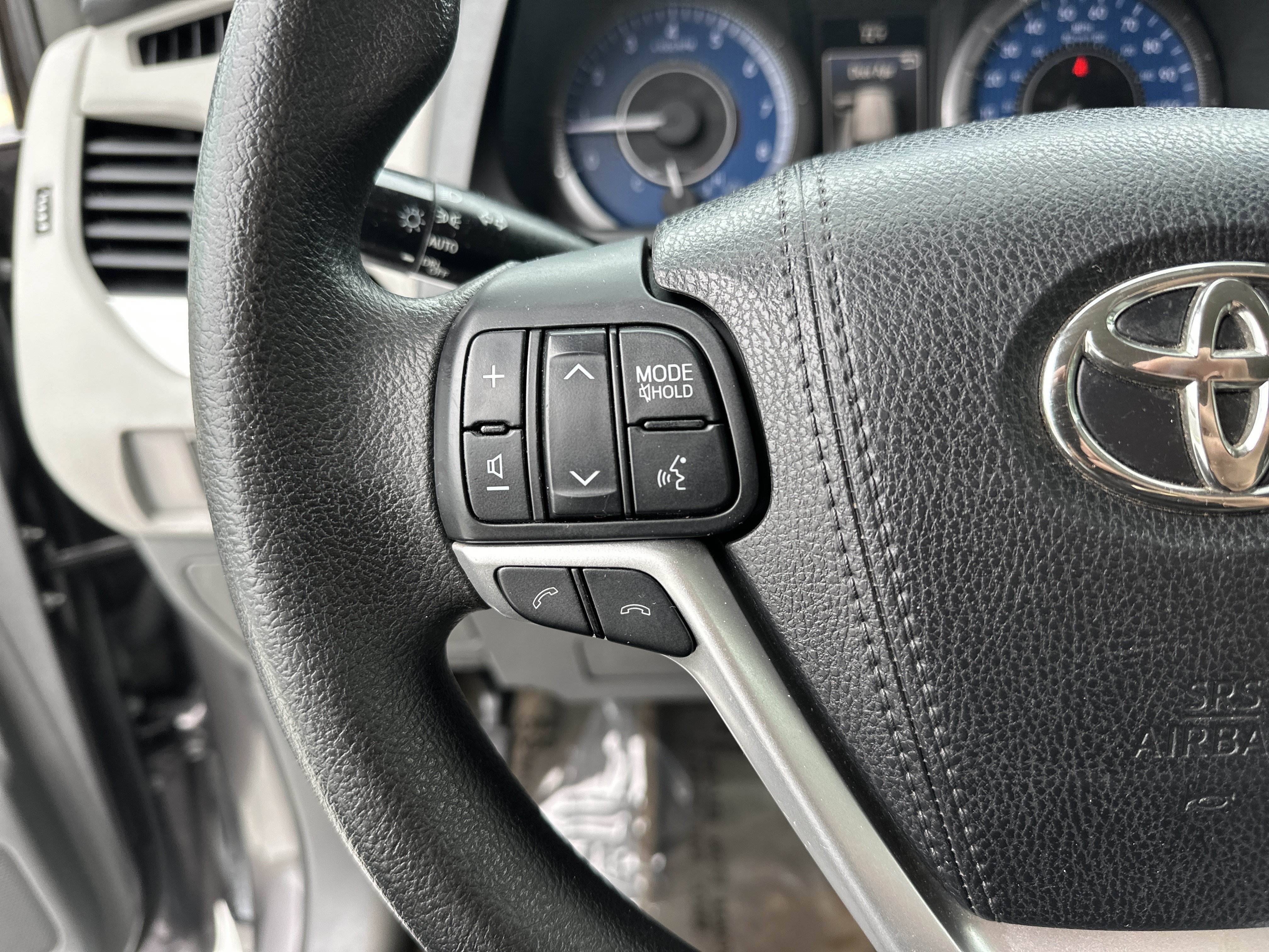 Used 2018 Toyota Sienna LE FWD image 19
