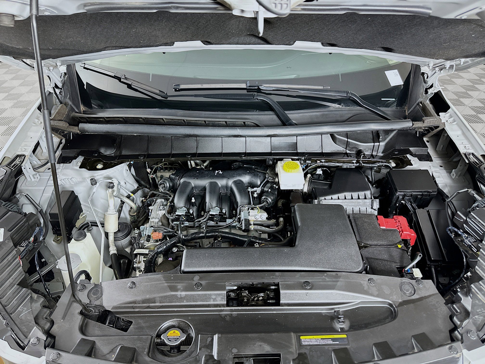 Used 2024 Nissan Pathfinder SV image 33