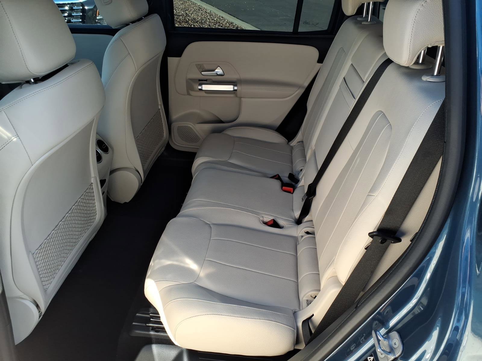 Used 2023 Mercedes-Benz GLB 250 4MATIC image 16