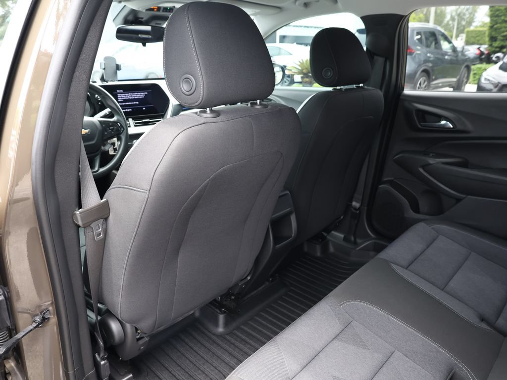 Used 2024 Chevrolet Trax LS FWD image 15