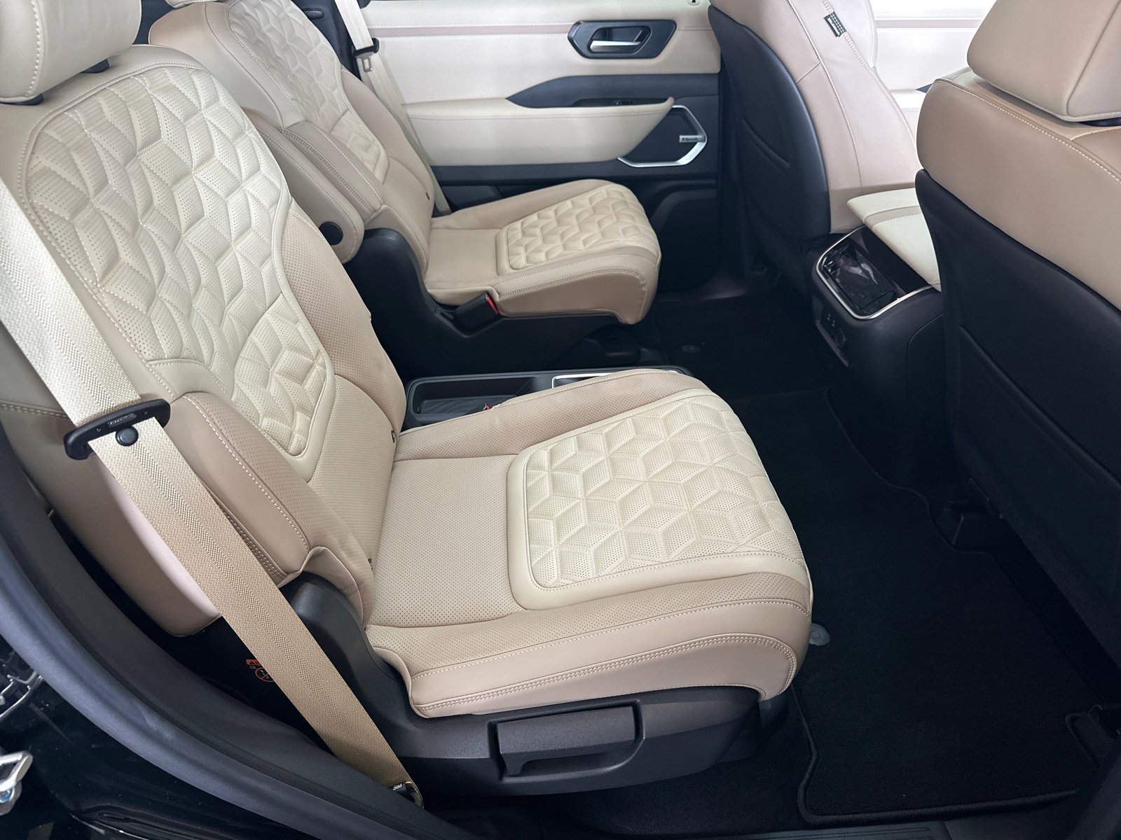 New 2025 Nissan Armada Platinum Reserve w/ Convenience Package image 14