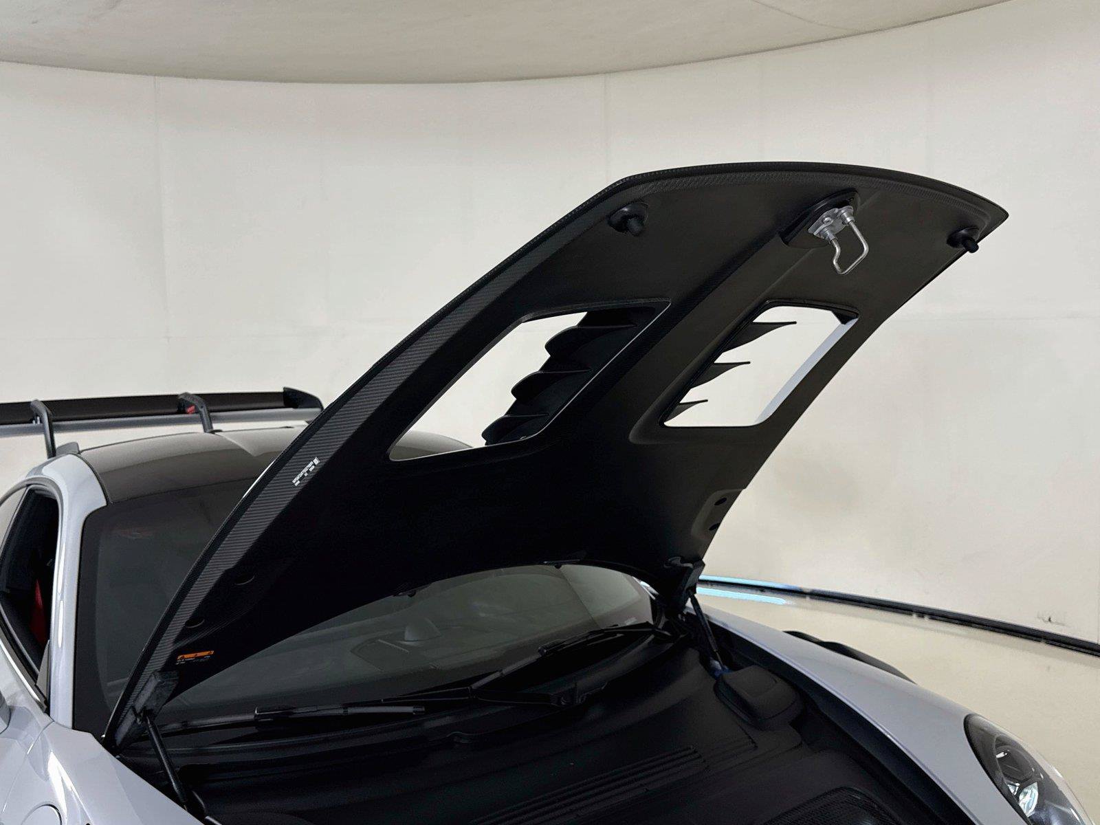 Used 2025 Porsche 911 GT3 RS RWD image 32