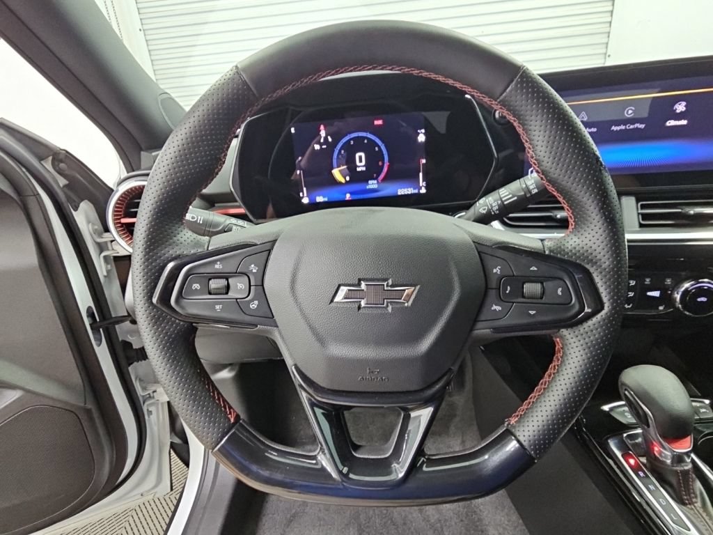 Used 2024 Chevrolet Trax RS FWD image 24