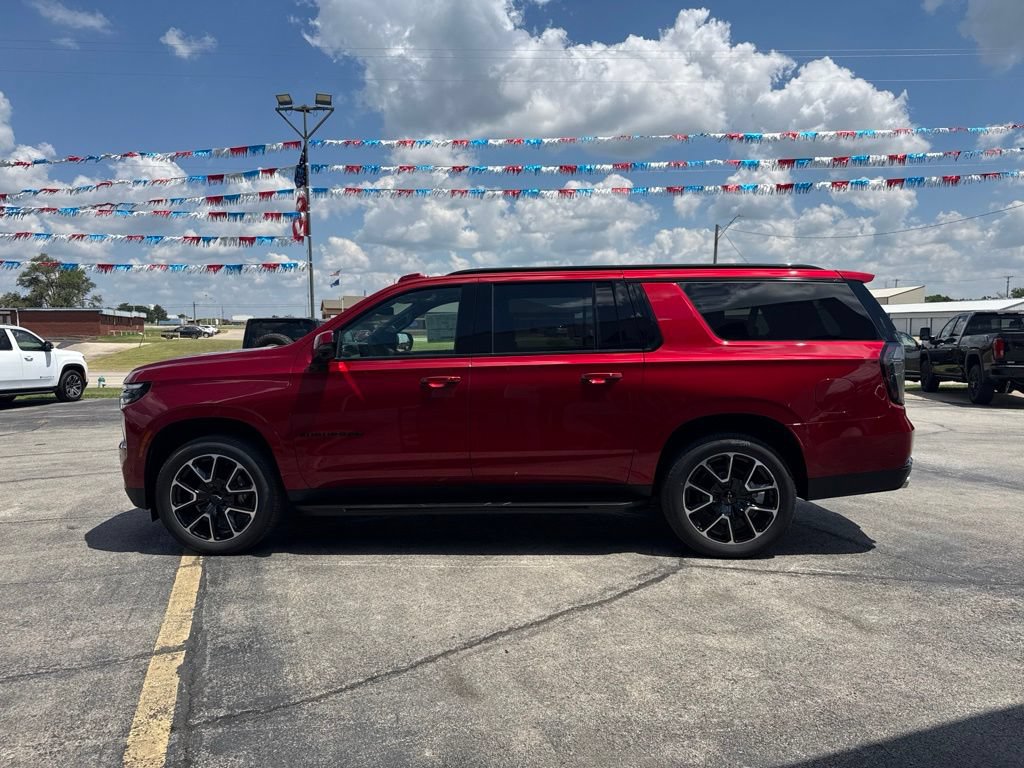 New 2026 Chevrolet Suburban RST w/ RST Capability Package AWD/4WD image 8