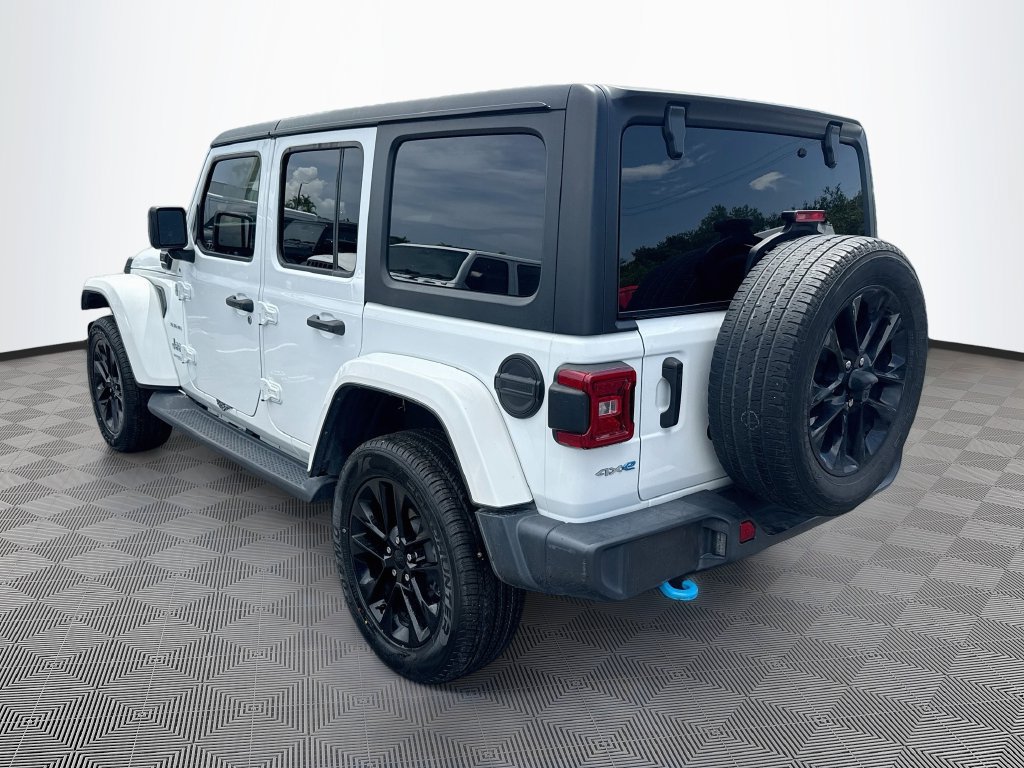 Used 2022 Jeep Wrangler Unlimited Sahara AWD/4WD image 8