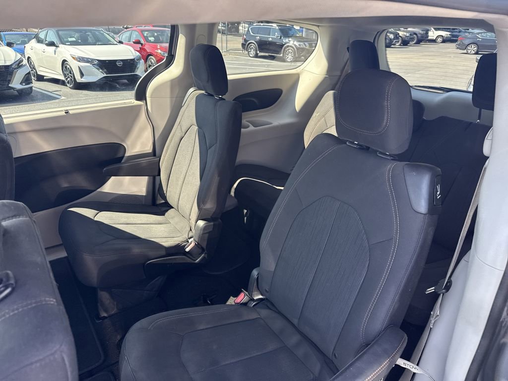 Used 2018 Chrysler Pacifica Touring Plus w/ Tire & Wheel Group image 26