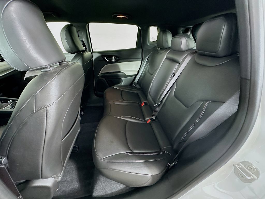 Certified 2025 Jeep Compass Limited AWD/4WD image 34