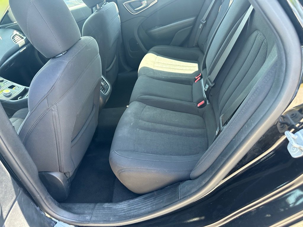 Used 2015 Chrysler 200 Limited w/ Convenience Group image 20