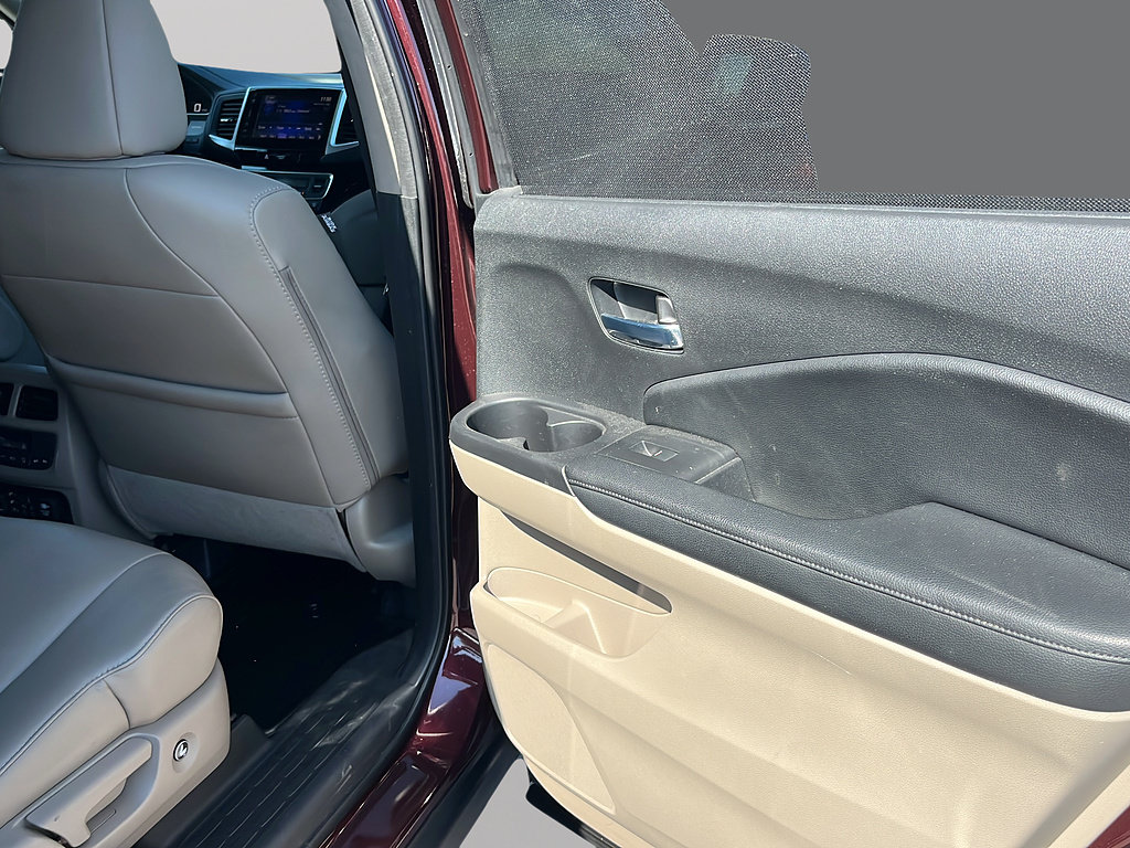 Used 2017 Honda Pilot Touring image 18