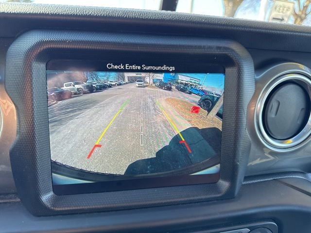 Used 2019 Jeep Wrangler Unlimited Sahara image 29